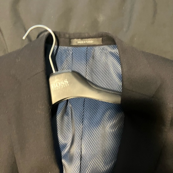 Men’s Hugo Boss Blazer - Size 42L - Picture 8 of 11